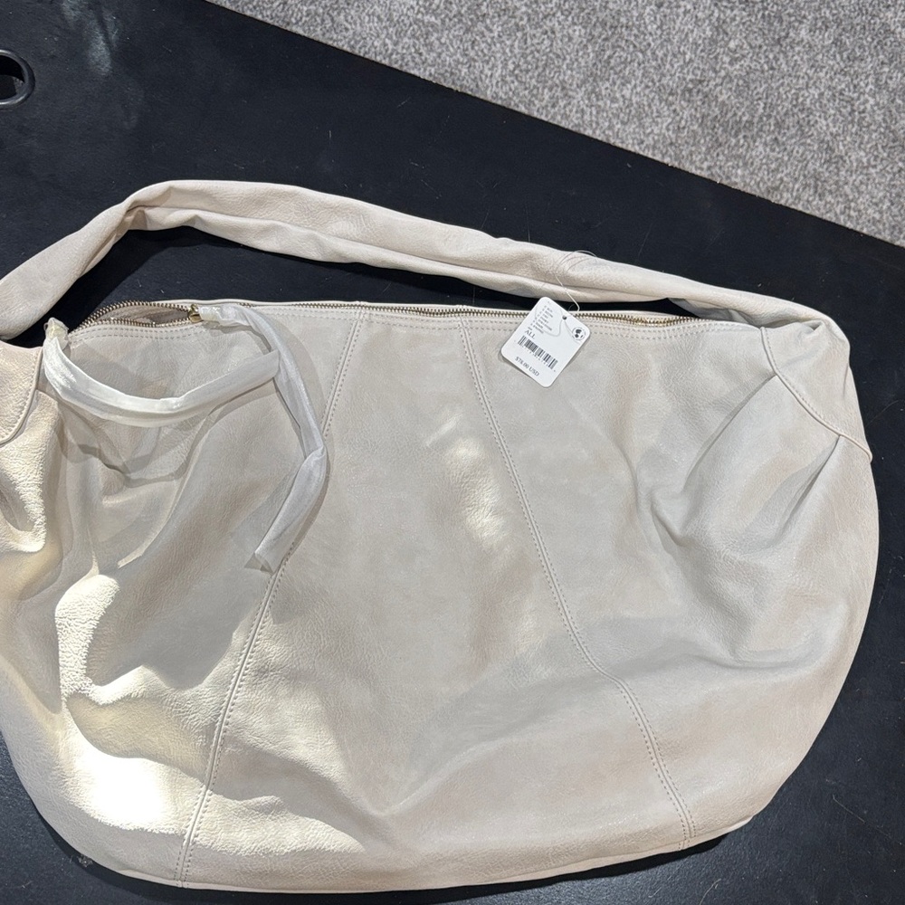 Free People slouchy carryall in ivory nwt - Picture 5 of 9